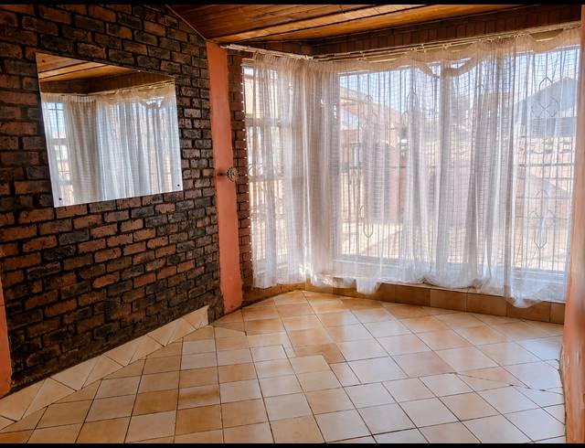 3 BEDROOM HOUSE FOR SALE IN SEBOKENG ZONE 10